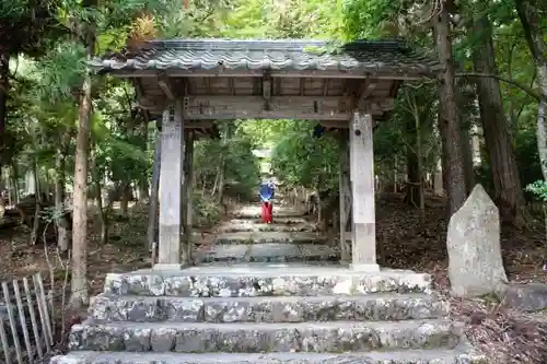 常照皇寺の山門