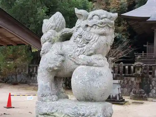 清神社の狛犬