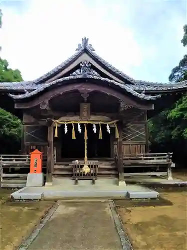 鏡神社の本殿