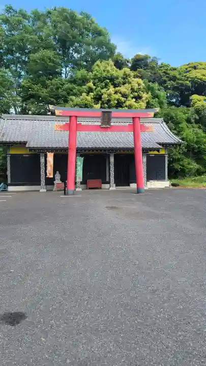 大杉神社 境内社 勝馬神社の{uncategorized: "未分類", other: "その他", undefined: "問題あり", building: "その他建物", grave: "お墓", sacred_gate: "鳥居", guardian: "狛犬", statue: "像", buddha: "仏像", history: "歴史", nature: "自然", garden: "庭園", animal: "動物", pagoda: "塔", temizu: "手水舎", mountain_gate: "山門・神門", sanctuary: "本殿・本堂", subordinate: "末社・摂社", art: "芸術", scenery: "景色", jizo: "地蔵", ema: "絵馬", goshuin: "御朱印", omikuji: "おみくじ", items: "授与品その他", amulet: "お守り", goshuincho: "御朱印帳", eats: "食事", festival: "お祭り", votive_dance: "神楽", shichigosan: "七五三参", wedding: "結婚式", experience: "体験その他", initially: "初詣", around: "周辺", anti_infection: "感染症対策"}