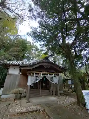 藤白神社の{uncategorized: "未分類", other: "その他", undefined: "問題あり", building: "その他建物", grave: "お墓", sacred_gate: "鳥居", guardian: "狛犬", statue: "像", buddha: "仏像", history: "歴史", nature: "自然", garden: "庭園", animal: "動物", pagoda: "塔", temizu: "手水舎", mountain_gate: "山門・神門", sanctuary: "本殿・本堂", subordinate: "末社・摂社", art: "芸術", scenery: "景色", jizo: "地蔵", ema: "絵馬", goshuin: "御朱印", omikuji: "おみくじ", items: "授与品その他", amulet: "お守り", goshuincho: "御朱印帳", eats: "食事", festival: "お祭り", votive_dance: "神楽", shichigosan: "七五三参", wedding: "結婚式", experience: "体験その他", initially: "初詣", around: "周辺", anti_infection: "感染症対策"}