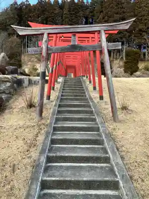暮坪稲荷神社の{uncategorized: "未分類", other: "その他", undefined: "問題あり", building: "その他建物", grave: "お墓", sacred_gate: "鳥居", guardian: "狛犬", statue: "像", buddha: "仏像", history: "歴史", nature: "自然", garden: "庭園", animal: "動物", pagoda: "塔", temizu: "手水舎", mountain_gate: "山門・神門", sanctuary: "本殿・本堂", subordinate: "末社・摂社", art: "芸術", scenery: "景色", jizo: "地蔵", ema: "絵馬", goshuin: "御朱印", omikuji: "おみくじ", items: "授与品その他", amulet: "お守り", goshuincho: "御朱印帳", eats: "食事", festival: "お祭り", votive_dance: "神楽", shichigosan: "七五三参", wedding: "結婚式", experience: "体験その他", initially: "初詣", around: "周辺", anti_infection: "感染症対策"}