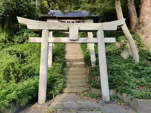 荒魂神社の鳥居