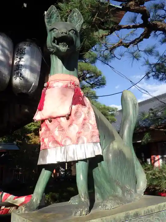 満足稲荷神社の狛犬