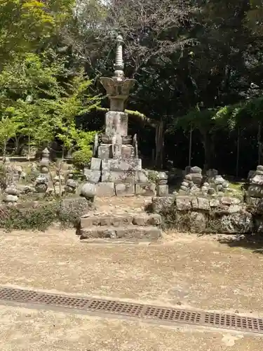 花山院菩提寺の塔