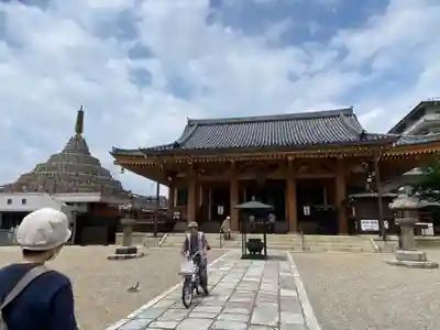 壬生寺の本殿・本堂