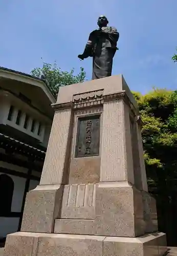 泉岳寺の像