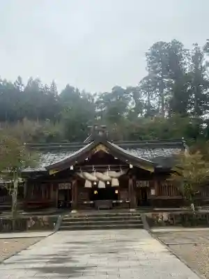 熊野大社の{uncategorized: "未分類", other: "その他", undefined: "問題あり", building: "その他建物", grave: "お墓", sacred_gate: "鳥居", guardian: "狛犬", statue: "像", buddha: "仏像", history: "歴史", nature: "自然", garden: "庭園", animal: "動物", pagoda: "塔", temizu: "手水舎", mountain_gate: "山門・神門", sanctuary: "本殿・本堂", subordinate: "末社・摂社", art: "芸術", scenery: "景色", jizo: "地蔵", ema: "絵馬", goshuin: "御朱印", omikuji: "おみくじ", items: "授与品その他", amulet: "お守り", goshuincho: "御朱印帳", eats: "食事", festival: "お祭り", votive_dance: "神楽", shichigosan: "七五三参", wedding: "結婚式", experience: "体験その他", initially: "初詣", around: "周辺", anti_infection: "感染症対策"}