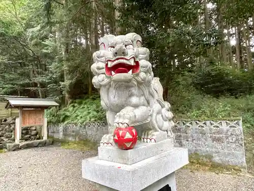 貝野神社(東貝野)の狛犬