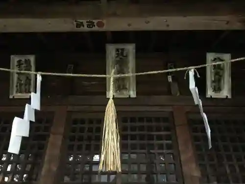 筑摩神社の本殿