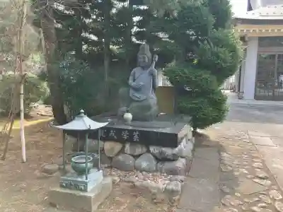 南養寺の{uncategorized: "未分類", other: "その他", undefined: "問題あり", building: "その他建物", grave: "お墓", sacred_gate: "鳥居", guardian: "狛犬", statue: "像", buddha: "仏像", history: "歴史", nature: "自然", garden: "庭園", animal: "動物", pagoda: "塔", temizu: "手水舎", mountain_gate: "山門・神門", sanctuary: "本殿・本堂", subordinate: "末社・摂社", art: "芸術", scenery: "景色", jizo: "地蔵", ema: "絵馬", goshuin: "御朱印", omikuji: "おみくじ", items: "授与品その他", amulet: "お守り", goshuincho: "御朱印帳", eats: "食事", festival: "お祭り", votive_dance: "神楽", shichigosan: "七五三参", wedding: "結婚式", experience: "体験その他", initially: "初詣", around: "周辺", anti_infection: "感染症対策"}