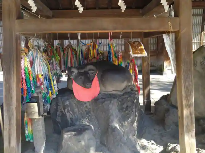 牛嶋神社の像