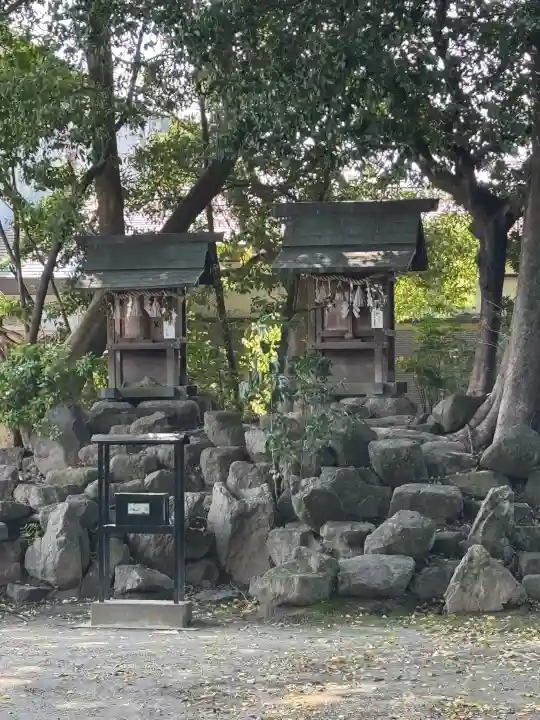六所神社の{uncategorized: "未分類", other: "その他", undefined: "問題あり", building: "その他建物", grave: "お墓", sacred_gate: "鳥居", guardian: "狛犬", statue: "像", buddha: "仏像", history: "歴史", nature: "自然", garden: "庭園", animal: "動物", pagoda: "塔", temizu: "手水舎", mountain_gate: "山門・神門", sanctuary: "本殿・本堂", subordinate: "末社・摂社", art: "芸術", scenery: "景色", jizo: "地蔵", ema: "絵馬", goshuin: "御朱印", omikuji: "おみくじ", items: "授与品その他", amulet: "お守り", goshuincho: "御朱印帳", eats: "食事", festival: "お祭り", votive_dance: "神楽", shichigosan: "七五三参", wedding: "結婚式", experience: "体験その他", initially: "初詣", around: "周辺", anti_infection: "感染症対策"}