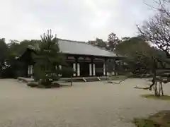 秋篠寺の本殿