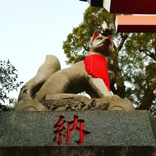 京濱伏見稲荷神社の狛犬