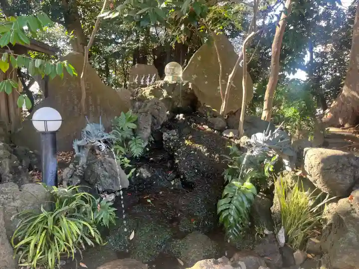 検見川神社の{uncategorized: "未分類", other: "その他", undefined: "問題あり", building: "その他建物", grave: "お墓", sacred_gate: "鳥居", guardian: "狛犬", statue: "像", buddha: "仏像", history: "歴史", nature: "自然", garden: "庭園", animal: "動物", pagoda: "塔", temizu: "手水舎", mountain_gate: "山門・神門", sanctuary: "本殿・本堂", subordinate: "末社・摂社", art: "芸術", scenery: "景色", jizo: "地蔵", ema: "絵馬", goshuin: "御朱印", omikuji: "おみくじ", items: "授与品その他", amulet: "お守り", goshuincho: "御朱印帳", eats: "食事", festival: "お祭り", votive_dance: "神楽", shichigosan: "七五三参", wedding: "結婚式", experience: "体験その他", initially: "初詣", around: "周辺", anti_infection: "感染症対策"}