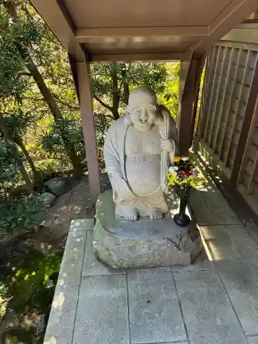 長昌寺の{uncategorized: "未分類", other: "その他", undefined: "問題あり", building: "その他建物", grave: "お墓", sacred_gate: "鳥居", guardian: "狛犬", statue: "像", buddha: "仏像", history: "歴史", nature: "自然", garden: "庭園", animal: "動物", pagoda: "塔", temizu: "手水舎", mountain_gate: "山門・神門", sanctuary: "本殿・本堂", subordinate: "末社・摂社", art: "芸術", scenery: "景色", jizo: "地蔵", ema: "絵馬", goshuin: "御朱印", omikuji: "おみくじ", items: "授与品その他", amulet: "お守り", goshuincho: "御朱印帳", eats: "食事", festival: "お祭り", votive_dance: "神楽", shichigosan: "七五三参", wedding: "結婚式", experience: "体験その他", initially: "初詣", around: "周辺", anti_infection: "感染症対策"}