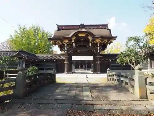 勝興寺の山門