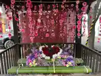 豊平神社の{uncategorized: "未分類", other: "その他", undefined: "問題あり", building: "その他建物", grave: "お墓", sacred_gate: "鳥居", guardian: "狛犬", statue: "像", buddha: "仏像", history: "歴史", nature: "自然", garden: "庭園", animal: "動物", pagoda: "塔", temizu: "手水舎", mountain_gate: "山門・神門", sanctuary: "本殿・本堂", subordinate: "末社・摂社", art: "芸術", scenery: "景色", jizo: "地蔵", ema: "絵馬", goshuin: "御朱印", omikuji: "おみくじ", items: "授与品その他", amulet: "お守り", goshuincho: "御朱印帳", eats: "食事", festival: "お祭り", votive_dance: "神楽", shichigosan: "七五三参", wedding: "結婚式", experience: "体験その他", initially: "初詣", around: "周辺", anti_infection: "感染症対策"}