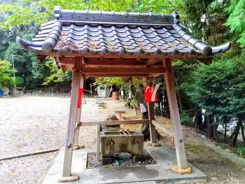 諏訪社（相原郷諏訪社）の手水舎