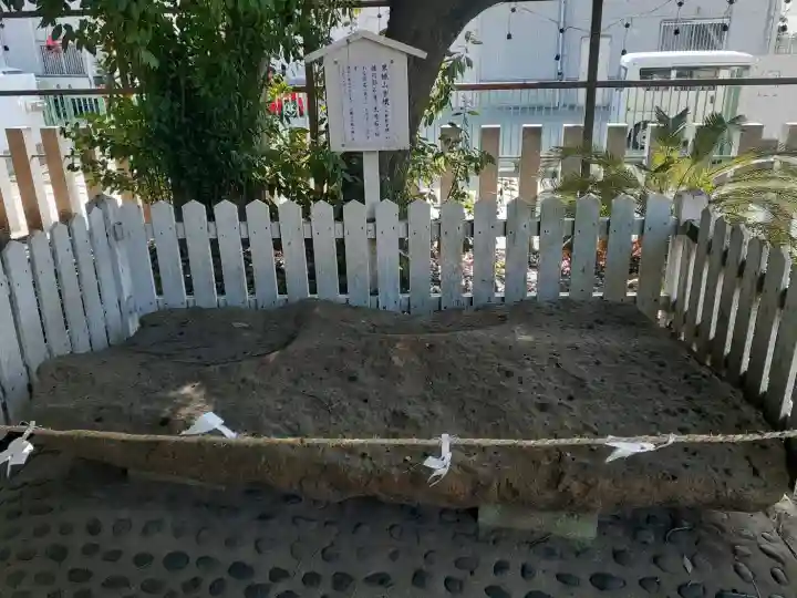 廣國神社の{uncategorized: "未分類", other: "その他", undefined: "問題あり", building: "その他建物", grave: "お墓", sacred_gate: "鳥居", guardian: "狛犬", statue: "像", buddha: "仏像", history: "歴史", nature: "自然", garden: "庭園", animal: "動物", pagoda: "塔", temizu: "手水舎", mountain_gate: "山門・神門", sanctuary: "本殿・本堂", subordinate: "末社・摂社", art: "芸術", scenery: "景色", jizo: "地蔵", ema: "絵馬", goshuin: "御朱印", omikuji: "おみくじ", items: "授与品その他", amulet: "お守り", goshuincho: "御朱印帳", eats: "食事", festival: "お祭り", votive_dance: "神楽", shichigosan: "七五三参", wedding: "結婚式", experience: "体験その他", initially: "初詣", around: "周辺", anti_infection: "感染症対策"}