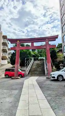 白金氷川神社の鳥居