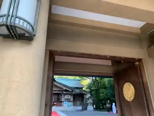 東郷神社の山門・神門
