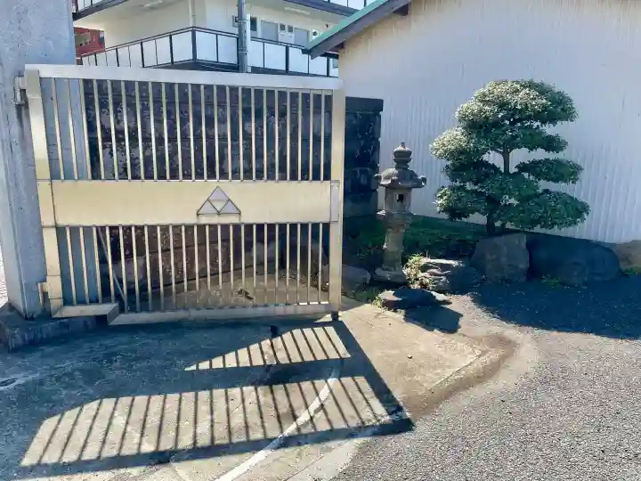 成佛寺の{uncategorized: "未分類", other: "その他", undefined: "問題あり", building: "その他建物", grave: "お墓", sacred_gate: "鳥居", guardian: "狛犬", statue: "像", buddha: "仏像", history: "歴史", nature: "自然", garden: "庭園", animal: "動物", pagoda: "塔", temizu: "手水舎", mountain_gate: "山門・神門", sanctuary: "本殿・本堂", subordinate: "末社・摂社", art: "芸術", scenery: "景色", jizo: "地蔵", ema: "絵馬", goshuin: "御朱印", omikuji: "おみくじ", items: "授与品その他", amulet: "お守り", goshuincho: "御朱印帳", eats: "食事", festival: "お祭り", votive_dance: "神楽", shichigosan: "七五三参", wedding: "結婚式", experience: "体験その他", initially: "初詣", around: "周辺", anti_infection: "感染症対策"}