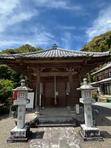 龍源院の{uncategorized: "未分類", other: "その他", undefined: "問題あり", building: "その他建物", grave: "お墓", sacred_gate: "鳥居", guardian: "狛犬", statue: "像", buddha: "仏像", history: "歴史", nature: "自然", garden: "庭園", animal: "動物", pagoda: "塔", temizu: "手水舎", mountain_gate: "山門・神門", sanctuary: "本殿・本堂", subordinate: "末社・摂社", art: "芸術", scenery: "景色", jizo: "地蔵", ema: "絵馬", goshuin: "御朱印", omikuji: "おみくじ", items: "授与品その他", amulet: "お守り", goshuincho: "御朱印帳", eats: "食事", festival: "お祭り", votive_dance: "神楽", shichigosan: "七五三参", wedding: "結婚式", experience: "体験その他", initially: "初詣", around: "周辺", anti_infection: "感染症対策"}