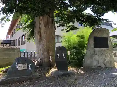 三ツ石神社(岩手県)