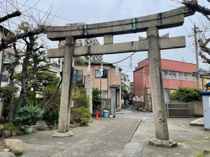 河原町稲荷神社の{uncategorized: "未分類", other: "その他", undefined: "問題あり", building: "その他建物", grave: "お墓", sacred_gate: "鳥居", guardian: "狛犬", statue: "像", buddha: "仏像", history: "歴史", nature: "自然", garden: "庭園", animal: "動物", pagoda: "塔", temizu: "手水舎", mountain_gate: "山門・神門", sanctuary: "本殿・本堂", subordinate: "末社・摂社", art: "芸術", scenery: "景色", jizo: "地蔵", ema: "絵馬", goshuin: "御朱印", omikuji: "おみくじ", items: "授与品その他", amulet: "お守り", goshuincho: "御朱印帳", eats: "食事", festival: "お祭り", votive_dance: "神楽", shichigosan: "七五三参", wedding: "結婚式", experience: "体験その他", initially: "初詣", around: "周辺", anti_infection: "感染症対策"}