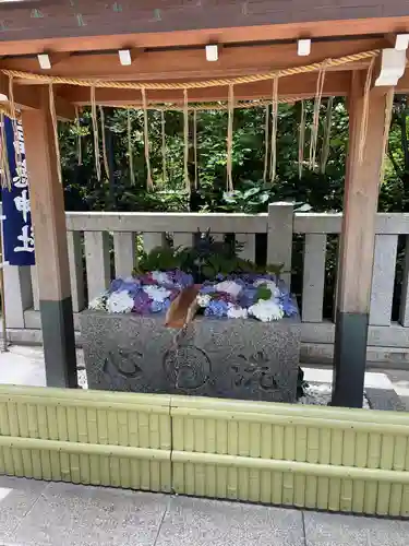 福徳神社（芽吹稲荷）の手水舎