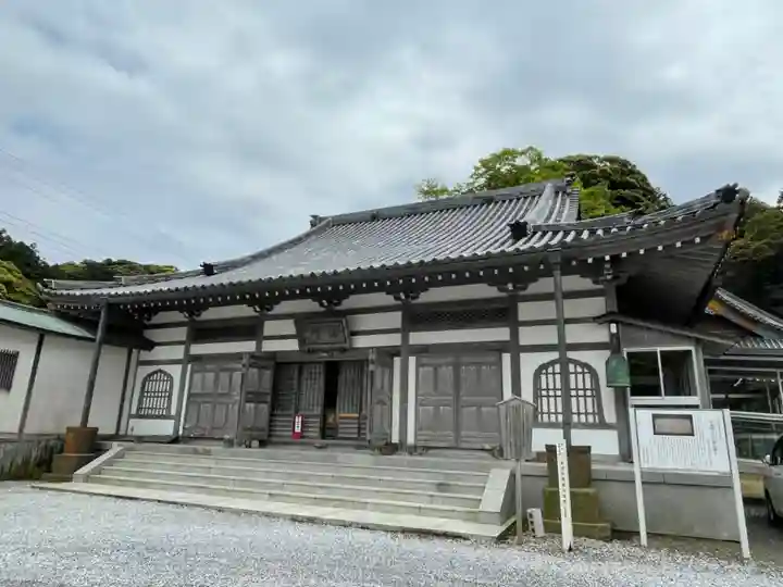 誕生寺の本殿・本堂