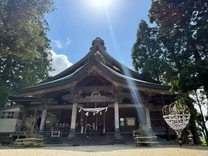 太平山三吉神社総本宮の{uncategorized: "未分類", other: "その他", undefined: "問題あり", building: "その他建物", grave: "お墓", sacred_gate: "鳥居", guardian: "狛犬", statue: "像", buddha: "仏像", history: "歴史", nature: "自然", garden: "庭園", animal: "動物", pagoda: "塔", temizu: "手水舎", mountain_gate: "山門・神門", sanctuary: "本殿・本堂", subordinate: "末社・摂社", art: "芸術", scenery: "景色", jizo: "地蔵", ema: "絵馬", goshuin: "御朱印", omikuji: "おみくじ", items: "授与品その他", amulet: "お守り", goshuincho: "御朱印帳", eats: "食事", festival: "お祭り", votive_dance: "神楽", shichigosan: "七五三参", wedding: "結婚式", experience: "体験その他", initially: "初詣", around: "周辺", anti_infection: "感染症対策"}