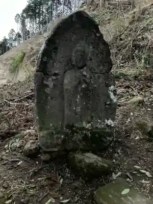 堂の下の岩観音の{uncategorized: "未分類", other: "その他", undefined: "問題あり", building: "その他建物", grave: "お墓", sacred_gate: "鳥居", guardian: "狛犬", statue: "像", buddha: "仏像", history: "歴史", nature: "自然", garden: "庭園", animal: "動物", pagoda: "塔", temizu: "手水舎", mountain_gate: "山門・神門", sanctuary: "本殿・本堂", subordinate: "末社・摂社", art: "芸術", scenery: "景色", jizo: "地蔵", ema: "絵馬", goshuin: "御朱印", omikuji: "おみくじ", items: "授与品その他", amulet: "お守り", goshuincho: "御朱印帳", eats: "食事", festival: "お祭り", votive_dance: "神楽", shichigosan: "七五三参", wedding: "結婚式", experience: "体験その他", initially: "初詣", around: "周辺", anti_infection: "感染症対策"}