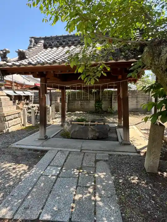 白山神社(榎白山神社)の{uncategorized: "未分類", other: "その他", undefined: "問題あり", building: "その他建物", grave: "お墓", sacred_gate: "鳥居", guardian: "狛犬", statue: "像", buddha: "仏像", history: "歴史", nature: "自然", garden: "庭園", animal: "動物", pagoda: "塔", temizu: "手水舎", mountain_gate: "山門・神門", sanctuary: "本殿・本堂", subordinate: "末社・摂社", art: "芸術", scenery: "景色", jizo: "地蔵", ema: "絵馬", goshuin: "御朱印", omikuji: "おみくじ", items: "授与品その他", amulet: "お守り", goshuincho: "御朱印帳", eats: "食事", festival: "お祭り", votive_dance: "神楽", shichigosan: "七五三参", wedding: "結婚式", experience: "体験その他", initially: "初詣", around: "周辺", anti_infection: "感染症対策"}