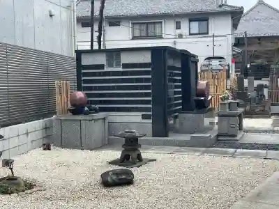 妙泉寺の{uncategorized: "未分類", other: "その他", undefined: "問題あり", building: "その他建物", grave: "お墓", sacred_gate: "鳥居", guardian: "狛犬", statue: "像", buddha: "仏像", history: "歴史", nature: "自然", garden: "庭園", animal: "動物", pagoda: "塔", temizu: "手水舎", mountain_gate: "山門・神門", sanctuary: "本殿・本堂", subordinate: "末社・摂社", art: "芸術", scenery: "景色", jizo: "地蔵", ema: "絵馬", goshuin: "御朱印", omikuji: "おみくじ", items: "授与品その他", amulet: "お守り", goshuincho: "御朱印帳", eats: "食事", festival: "お祭り", votive_dance: "神楽", shichigosan: "七五三参", wedding: "結婚式", experience: "体験その他", initially: "初詣", around: "周辺", anti_infection: "感染症対策"}