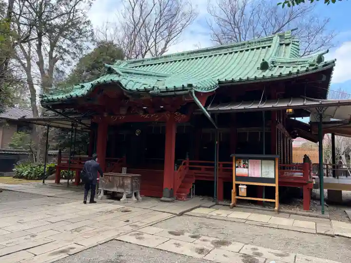 赤坂氷川神社の{uncategorized: "未分類", other: "その他", undefined: "問題あり", building: "その他建物", grave: "お墓", sacred_gate: "鳥居", guardian: "狛犬", statue: "像", buddha: "仏像", history: "歴史", nature: "自然", garden: "庭園", animal: "動物", pagoda: "塔", temizu: "手水舎", mountain_gate: "山門・神門", sanctuary: "本殿・本堂", subordinate: "末社・摂社", art: "芸術", scenery: "景色", jizo: "地蔵", ema: "絵馬", goshuin: "御朱印", omikuji: "おみくじ", items: "授与品その他", amulet: "お守り", goshuincho: "御朱印帳", eats: "食事", festival: "お祭り", votive_dance: "神楽", shichigosan: "七五三参", wedding: "結婚式", experience: "体験その他", initially: "初詣", around: "周辺", anti_infection: "感染症対策"}