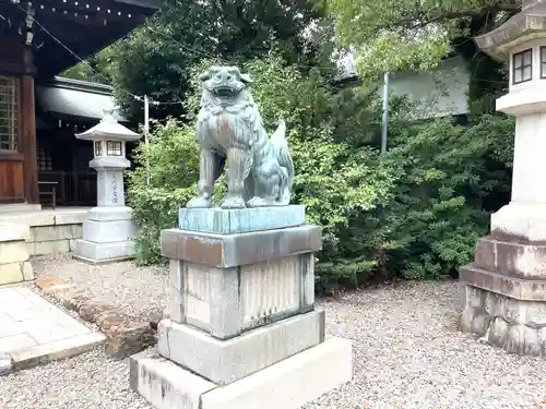 溝旗神社（肇國神社）の狛犬