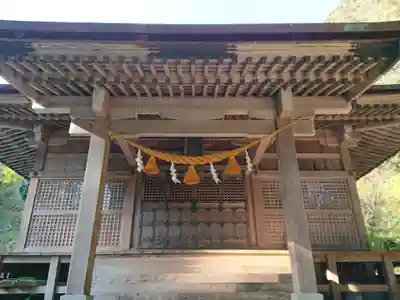 石座神社の本殿・本堂