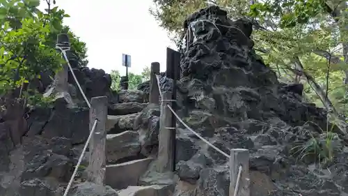 鳩森八幡神社の庭園