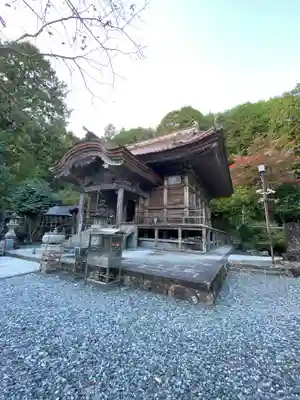 明石寺の本殿・本堂