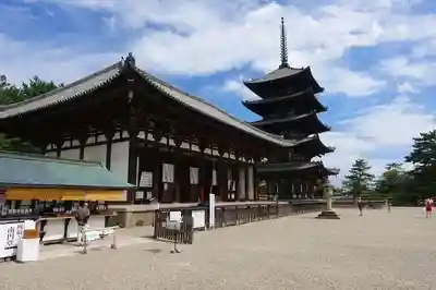 興福寺の本殿・本堂