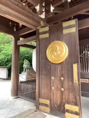 寒川神社の山門・神門