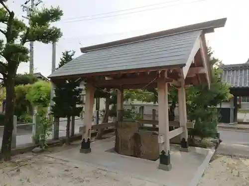 白山神社の手水舎