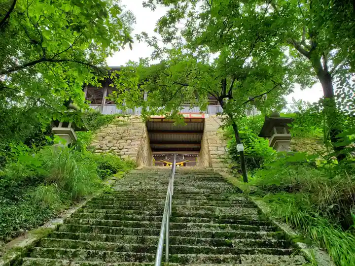 生石神社の山門・神門