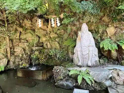 石鎚神社の像