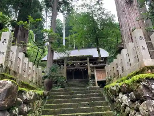 須波阿湏疑神社の本殿