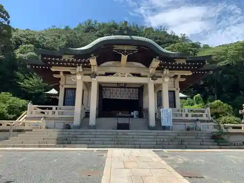 沼名前神社の本殿