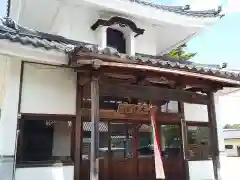 引接寺の本殿